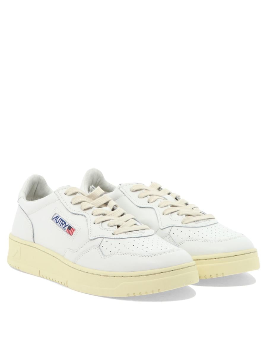 Autry "Medalist Low" Sneakers