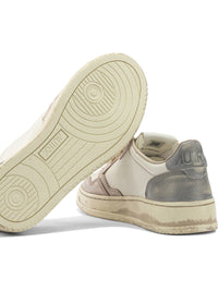 Autry "Medalist Low Super Vintage" Sneakers